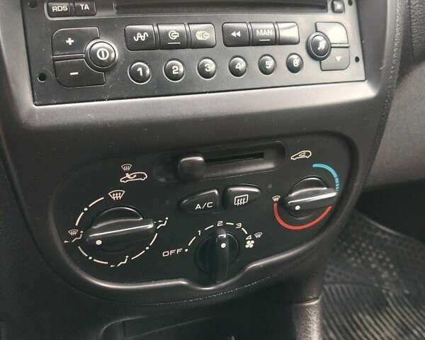 Синий Пежо 206, объемом двигателя 1.36 л и пробегом 184 тыс. км за 3000 $, фото 11 на Automoto.ua