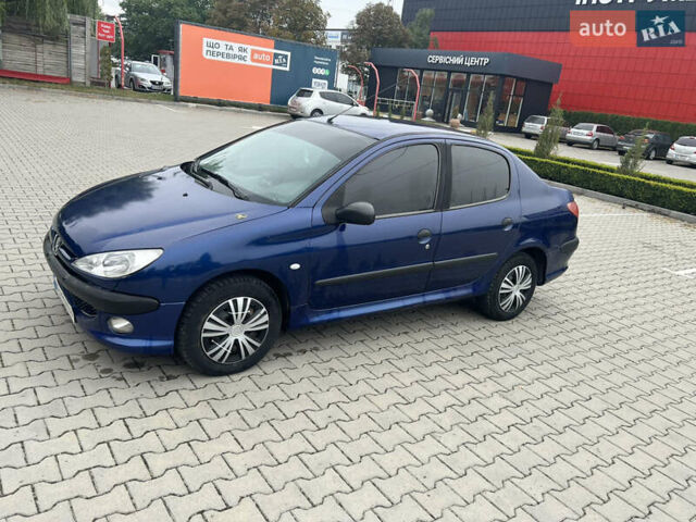 Синий Пежо 206, объемом двигателя 1.36 л и пробегом 253 тыс. км за 2100 $, фото 5 на Automoto.ua