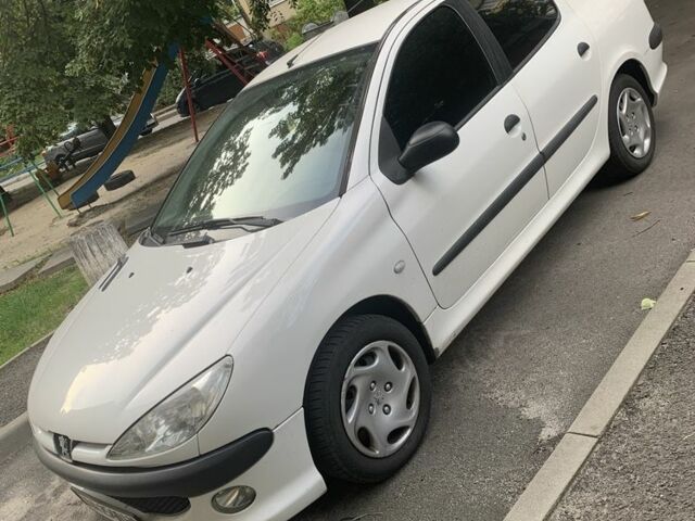 Синий Пежо 206, объемом двигателя 1.6 л и пробегом 158 тыс. км за 3400 $, фото 2 на Automoto.ua