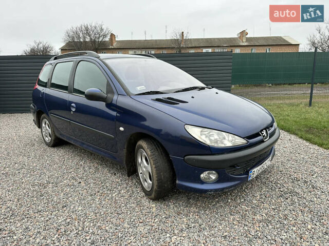 Синий Пежо 206, объемом двигателя 1.36 л и пробегом 217 тыс. км за 3150 $, фото 3 на Automoto.ua