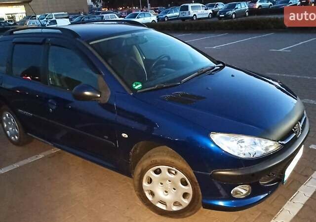 Синій Пежо 206, об'ємом двигуна 1.36 л та пробігом 280 тис. км за 4000 $, фото 1 на Automoto.ua