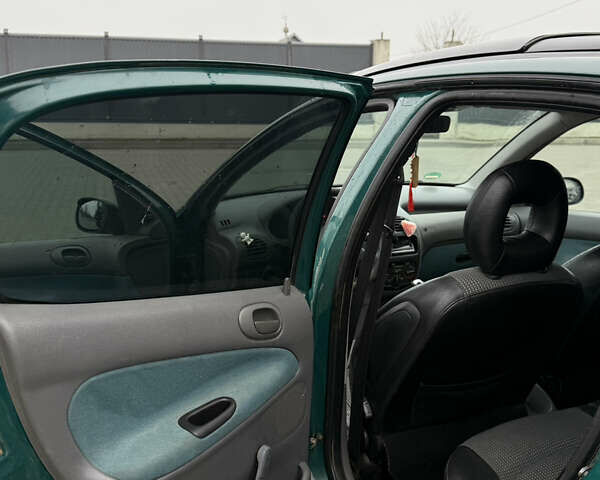 Зелений Пежо 206, об'ємом двигуна 1.4 л та пробігом 239 тис. км за 2300 $, фото 9 на Automoto.ua