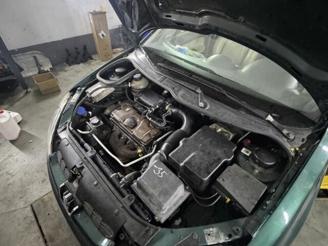 Зеленый Пежо 206, объемом двигателя 1.4 л и пробегом 200 тыс. км за 3750 $, фото 3 на Automoto.ua