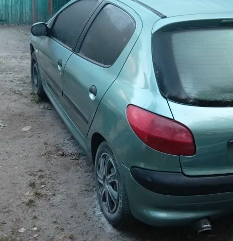 Зелений Пежо 206, об'ємом двигуна 0 л та пробігом 270 тис. км за 2800 $, фото 2 на Automoto.ua