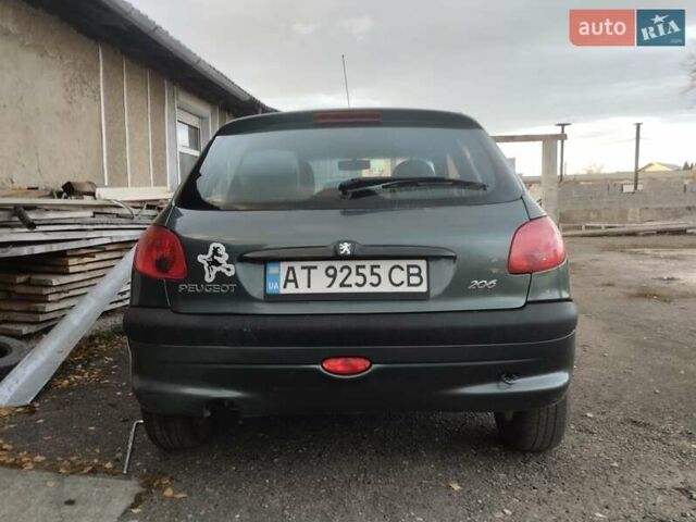 Зелений Пежо 206, об'ємом двигуна 1.36 л та пробігом 200 тис. км за 3300 $, фото 8 на Automoto.ua