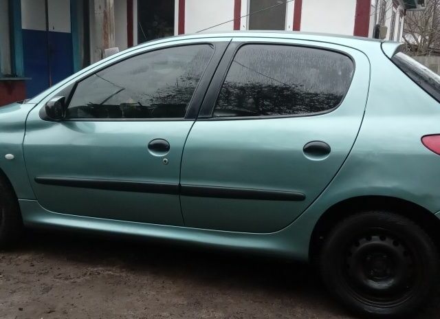 Зелений Пежо 206, об'ємом двигуна 0 л та пробігом 270 тис. км за 2800 $, фото 5 на Automoto.ua