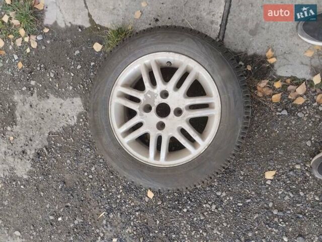 Зелений Пежо 206, об'ємом двигуна 1.36 л та пробігом 200 тис. км за 3300 $, фото 10 на Automoto.ua