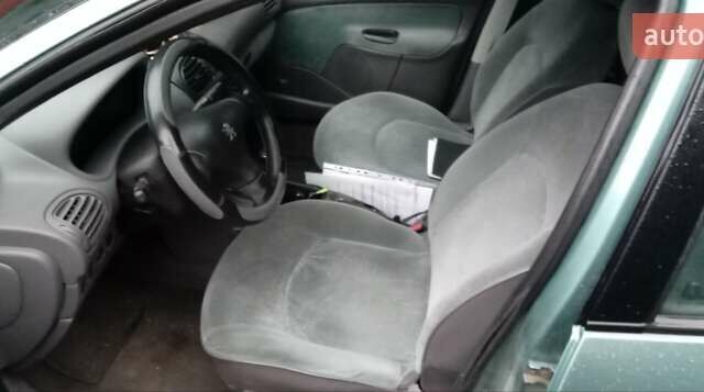 Зелений Пежо 206, об'ємом двигуна 1.36 л та пробігом 370 тис. км за 3000 $, фото 1 на Automoto.ua