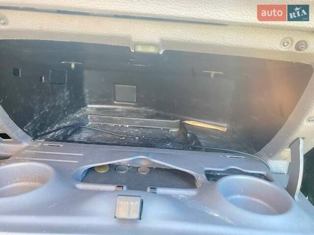 Зелений Пежо 206, об'ємом двигуна 1.36 л та пробігом 220 тис. км за 2900 $, фото 29 на Automoto.ua