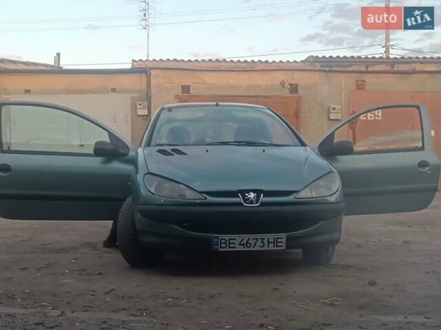 Зеленый Пежо 206, объемом двигателя 1.12 л и пробегом 280 тыс. км за 2800 $, фото 1 на Automoto.ua