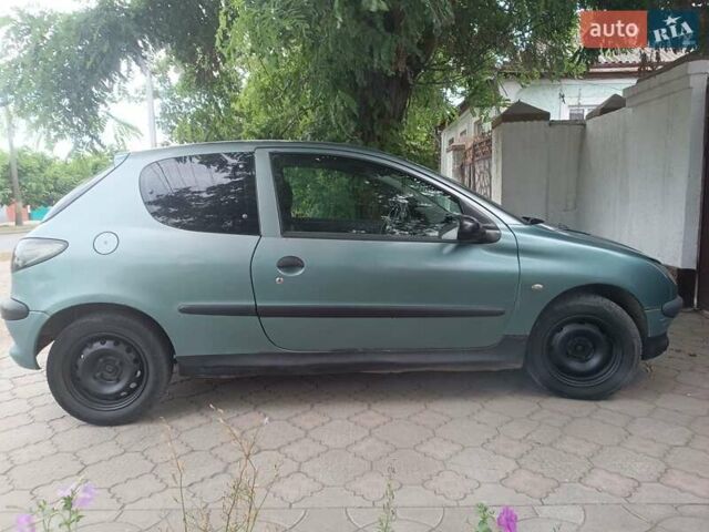 Зеленый Пежо 206, объемом двигателя 1.12 л и пробегом 280 тыс. км за 2800 $, фото 8 на Automoto.ua