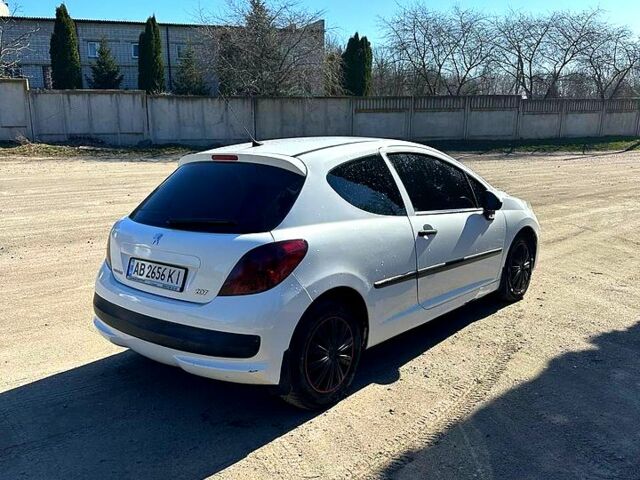 Белый Пежо 207, объемом двигателя 1.4 л и пробегом 0 тыс. км за 4100 $, фото 10 на Automoto.ua