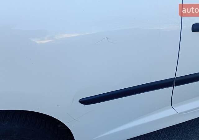 Белый Пежо 207, объемом двигателя 1.4 л и пробегом 205 тыс. км за 3500 $, фото 10 на Automoto.ua