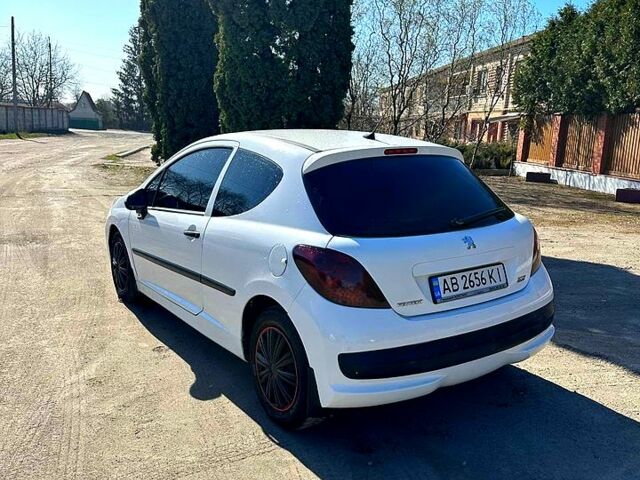 Белый Пежо 207, объемом двигателя 1.4 л и пробегом 0 тыс. км за 4100 $, фото 3 на Automoto.ua