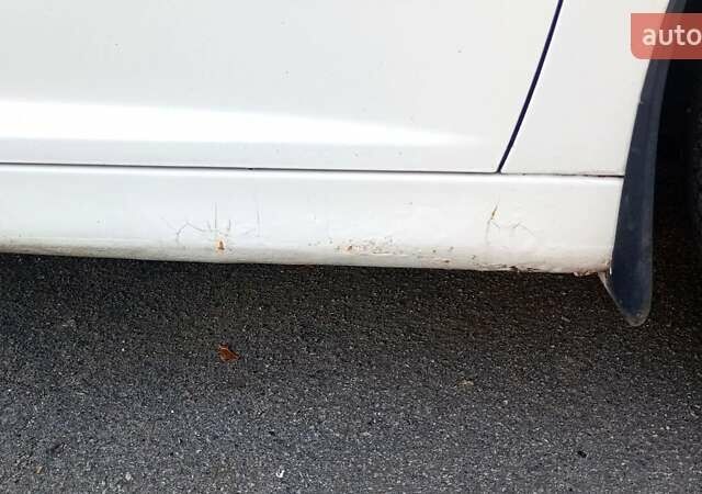 Белый Пежо 207, объемом двигателя 1.4 л и пробегом 205 тыс. км за 3500 $, фото 8 на Automoto.ua