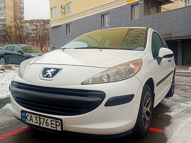 Білий Пежо 207, об'ємом двигуна 1.4 л та пробігом 230 тис. км за 5400 $, фото 1 на Automoto.ua