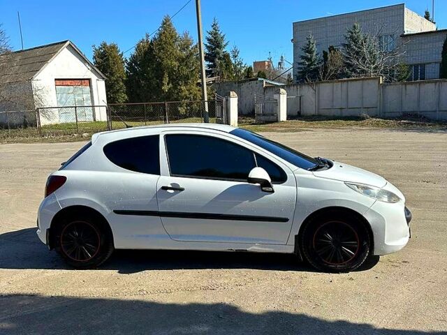 Белый Пежо 207, объемом двигателя 1.4 л и пробегом 0 тыс. км за 4100 $, фото 11 на Automoto.ua