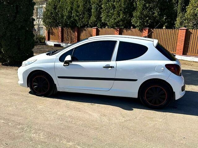 Белый Пежо 207, объемом двигателя 1.4 л и пробегом 0 тыс. км за 4100 $, фото 4 на Automoto.ua