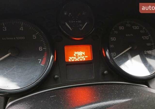 Белый Пежо 207, объемом двигателя 1.4 л и пробегом 205 тыс. км за 3500 $, фото 12 на Automoto.ua