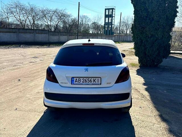 Белый Пежо 207, объемом двигателя 1.4 л и пробегом 0 тыс. км за 4100 $, фото 9 на Automoto.ua