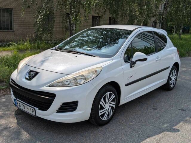Пежо 207 2009 в Киеве на Automoto.ua Белый Пежо 207, объемом двигателя 1.4 л и пробегом 163 тыс. км за 4200 $, фото 1 на Automoto.ua