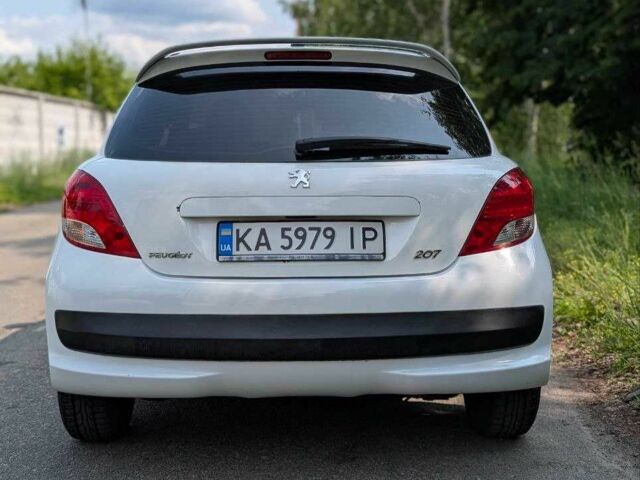 Пежо 207 2009 в Киеве на Automoto.ua Белый Пежо 207, объемом двигателя 1.4 л и пробегом 163 тыс. км за 4200 $, фото 3 на Automoto.ua