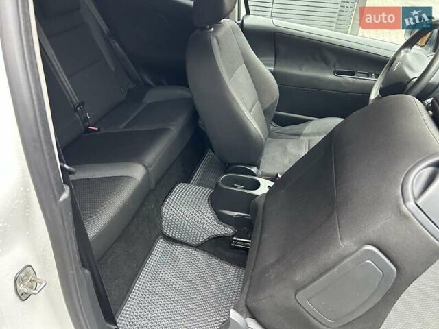 Белый Пежо 207, объемом двигателя 1.36 л и пробегом 164 тыс. км за 4700 $, фото 12 на Automoto.ua