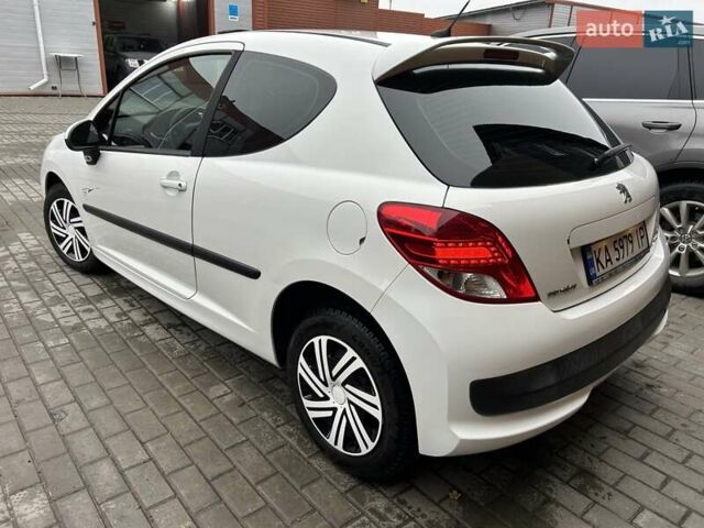 Белый Пежо 207, объемом двигателя 1.36 л и пробегом 164 тыс. км за 4700 $, фото 21 на Automoto.ua