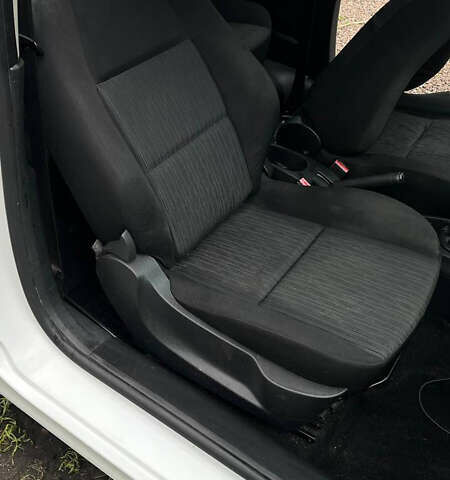 Білий Пежо 207, об'ємом двигуна 1.36 л та пробігом 237 тис. км за 4300 $, фото 18 на Automoto.ua