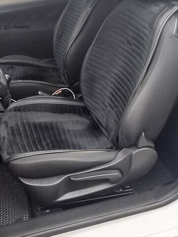 Белый Пежо 207, объемом двигателя 1.36 л и пробегом 179 тыс. км за 4700 $, фото 27 на Automoto.ua