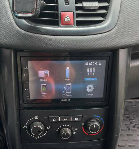 Білий Пежо 207, об'ємом двигуна 1.36 л та пробігом 237 тис. км за 4300 $, фото 14 на Automoto.ua