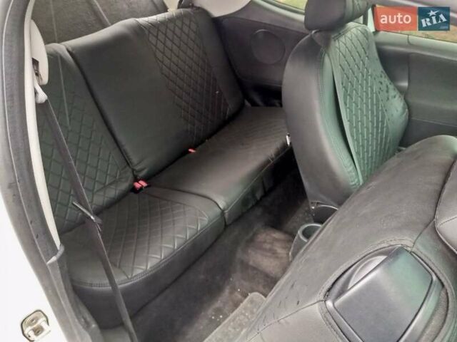 Белый Пежо 207, объемом двигателя 1.36 л и пробегом 175 тыс. км за 3300 $, фото 9 на Automoto.ua