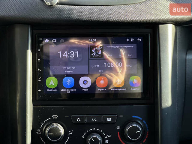 Белый Пежо 207, объемом двигателя 1.36 л и пробегом 238 тыс. км за 3900 $, фото 10 на Automoto.ua