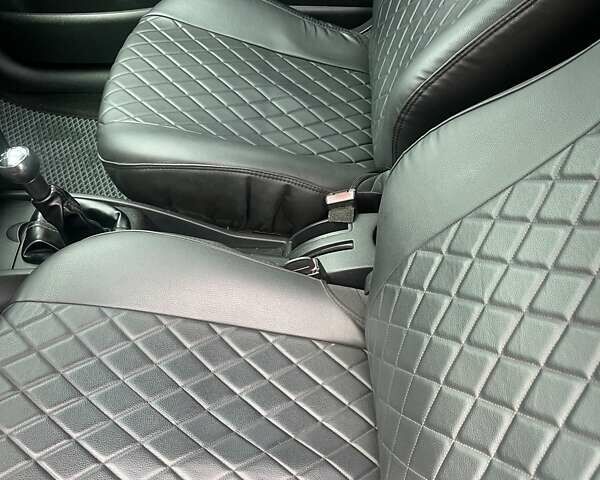 Пежо 207 2010 в Лубнах на Automoto.ua Белый Пежо 207, объемом двигателя 1.36 л и пробегом 190 тыс. км за 4199 $, фото 19 на Automoto.ua