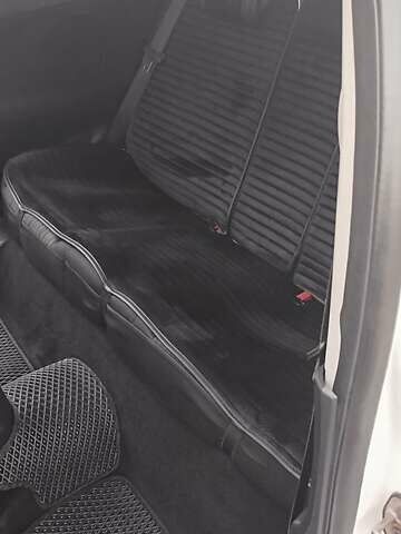 Белый Пежо 207, объемом двигателя 1.36 л и пробегом 179 тыс. км за 4700 $, фото 15 на Automoto.ua