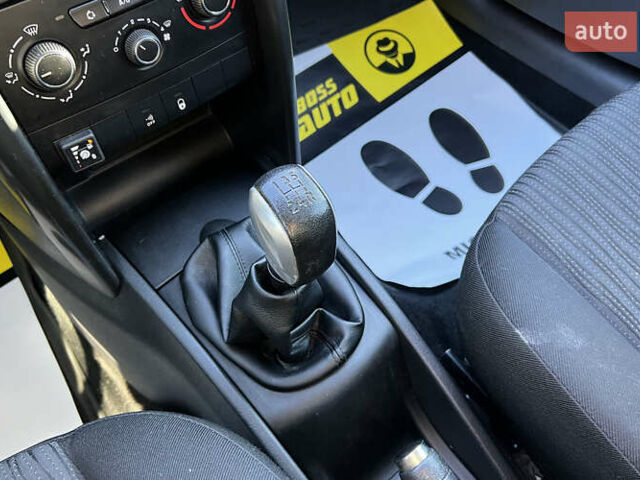 Белый Пежо 207, объемом двигателя 1.36 л и пробегом 238 тыс. км за 3900 $, фото 12 на Automoto.ua