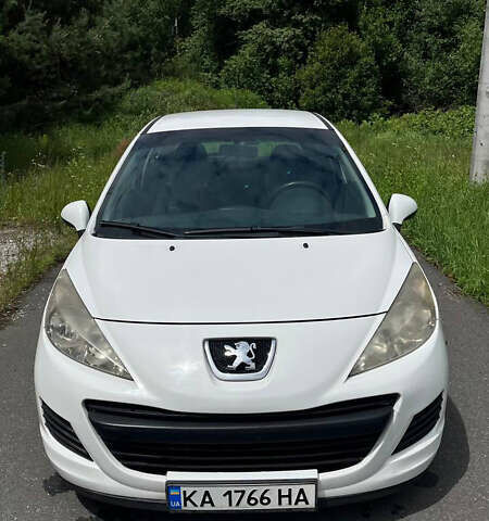 Білий Пежо 207, об'ємом двигуна 1.36 л та пробігом 237 тис. км за 4300 $, фото 3 на Automoto.ua