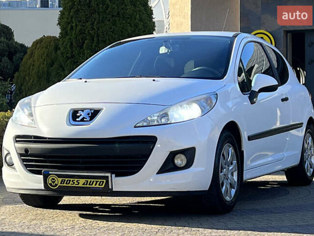 Белый Пежо 207, объемом двигателя 1.36 л и пробегом 238 тыс. км за 3900 $, фото 2 на Automoto.ua