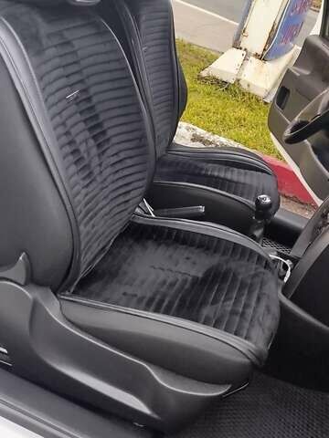 Белый Пежо 207, объемом двигателя 1.36 л и пробегом 179 тыс. км за 4700 $, фото 20 на Automoto.ua