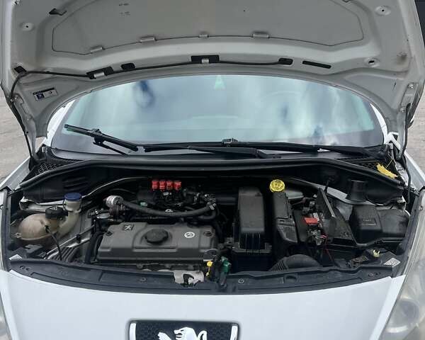 Пежо 207 2010 в Лубнах на Automoto.ua Белый Пежо 207, объемом двигателя 1.36 л и пробегом 190 тыс. км за 4199 $, фото 24 на Automoto.ua