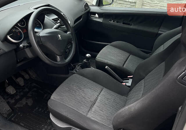 Білий Пежо 207, об'ємом двигуна 1.36 л та пробігом 237 тис. км за 4300 $, фото 11 на Automoto.ua