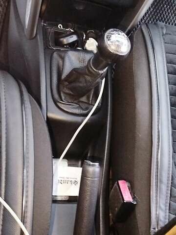 Белый Пежо 207, объемом двигателя 1.36 л и пробегом 179 тыс. км за 4700 $, фото 8 на Automoto.ua