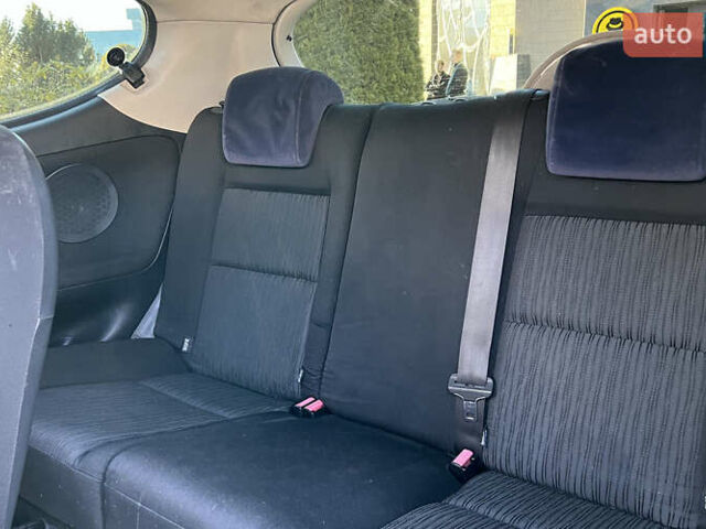 Белый Пежо 207, объемом двигателя 1.36 л и пробегом 238 тыс. км за 3900 $, фото 17 на Automoto.ua