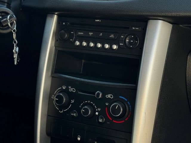 Білий Пежо 207, об'ємом двигуна 1.4 л та пробігом 187 тис. км за 3850 $, фото 2 на Automoto.ua