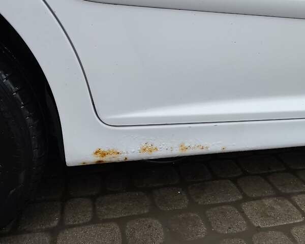 Белый Пежо 207, объемом двигателя 1.4 л и пробегом 262 тыс. км за 5000 $, фото 6 на Automoto.ua