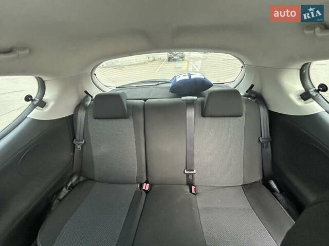 Белый Пежо 207, объемом двигателя 1.36 л и пробегом 192 тыс. км за 5200 $, фото 8 на Automoto.ua