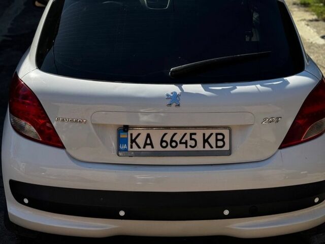 Білий Пежо 207, об'ємом двигуна 1.4 л та пробігом 187 тис. км за 3850 $, фото 9 на Automoto.ua