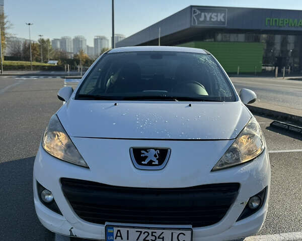 Пежо 207 2011 в Киеве на Automoto.ua Белый Пежо 207, объемом двигателя 1.56 л и пробегом 220 тыс. км за 4300 $, фото 5 на Automoto.ua
