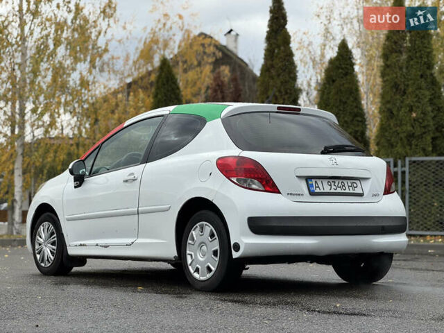 Белый Пежо 207, объемом двигателя 1.4 л и пробегом 312 тыс. км за 3600 $, фото 5 на Automoto.ua