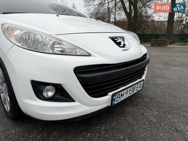 Белый Пежо 207, объемом двигателя 1.4 л и пробегом 164 тыс. км за 4750 $, фото 14 на Automoto.ua